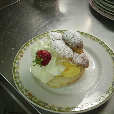 아이 캄피 디 마르첼로 호텔 몬팔코네