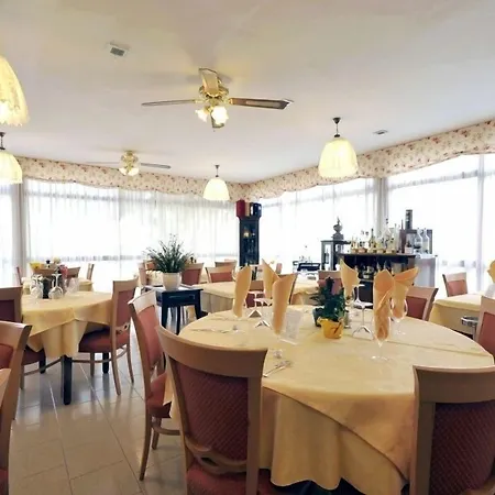 아이 캄피 디 마르첼로 호텔 몬팔코네