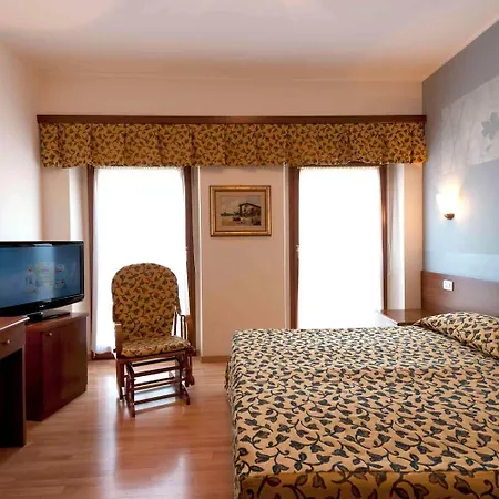 아이 캄피 디 마르첼로 몬팔코네